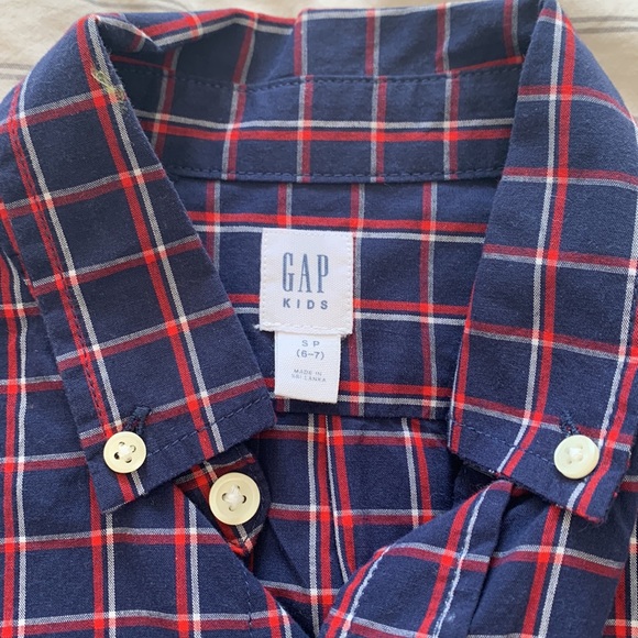 GAP kids plaid button-up Sz S (6-7) - Picture 3 of 3